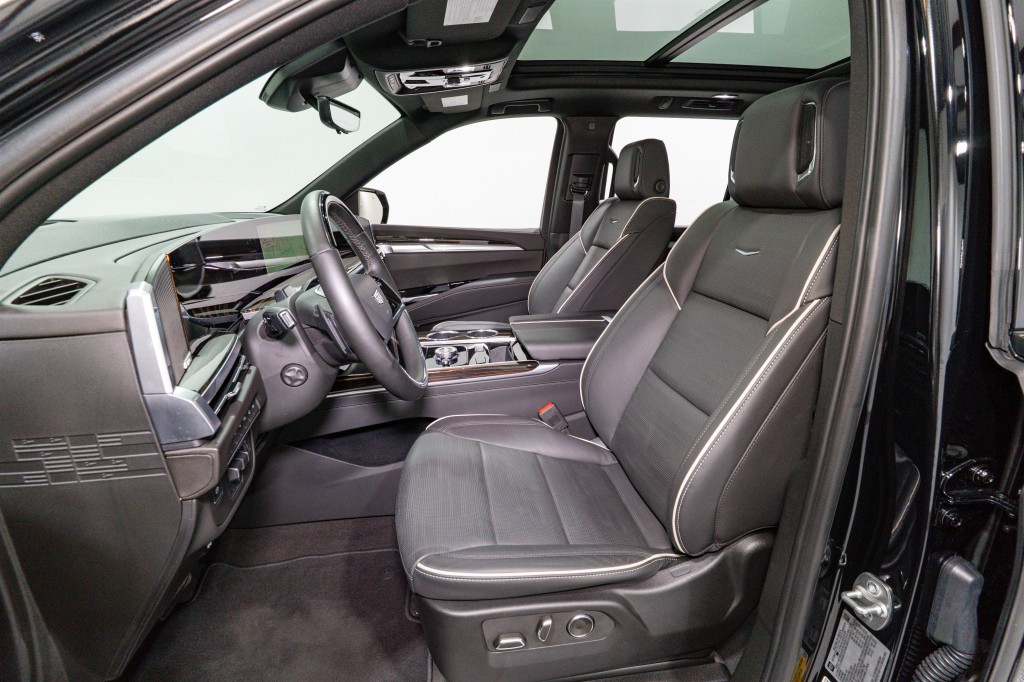 2025 Cadillac Escalade Image 17