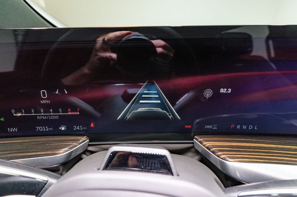 2025 Cadillac Escalade Image 32