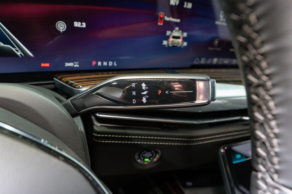 2025 Cadillac Escalade Image 35