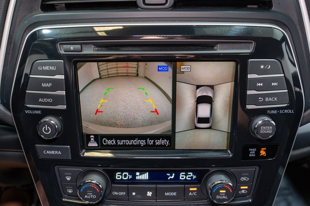 2022 Nissan Maxima Image 21