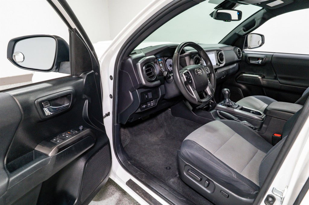 2021 Toyota Tacoma Image 13