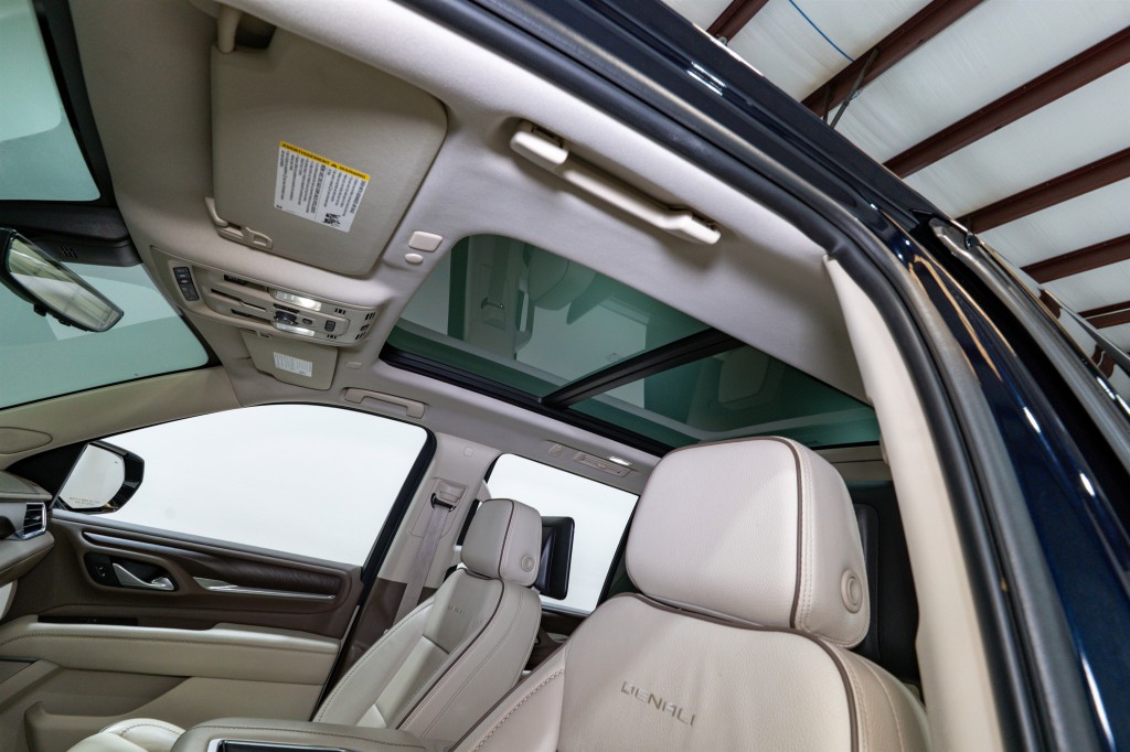 2022 GMC Yukon Image 18