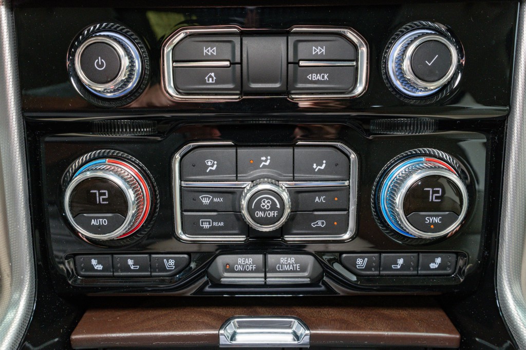 2022 GMC Yukon Image 24