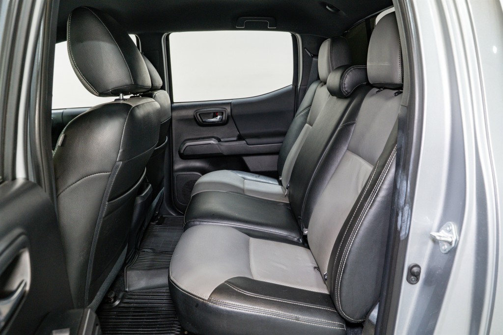 2021 Toyota Tacoma Image 34