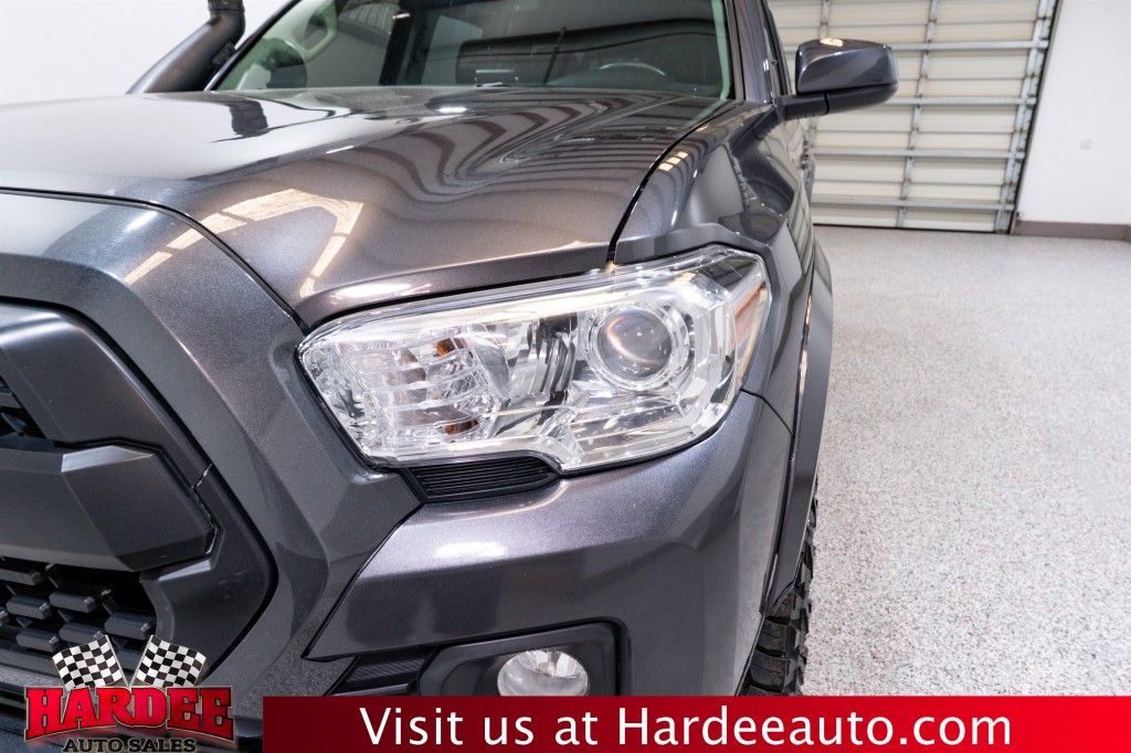 2022 Toyota Tacoma Image 8