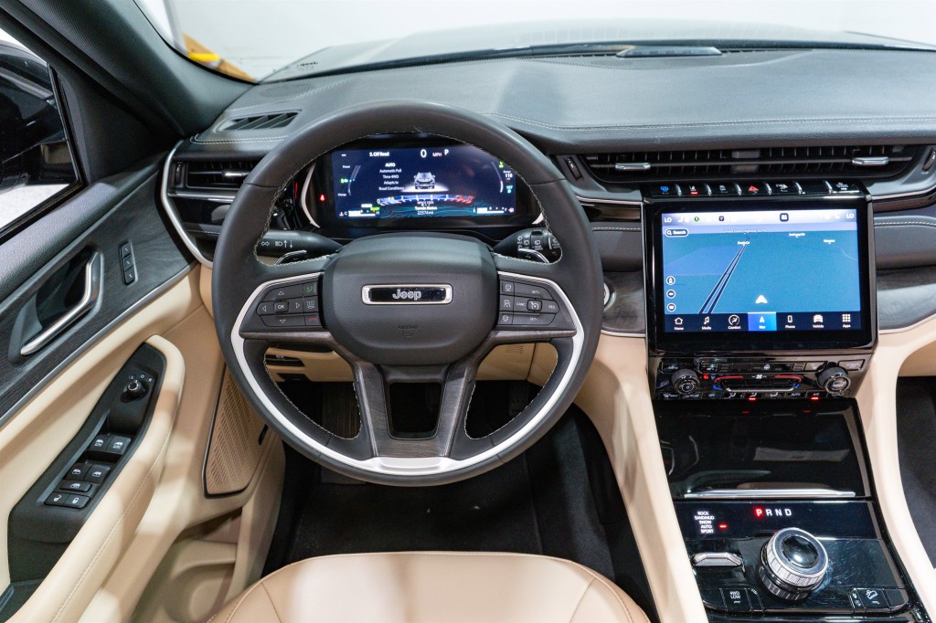 2023 Jeep Grand Cherokee Image 11
