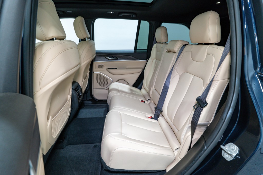 2023 Jeep Grand Cherokee Image 35