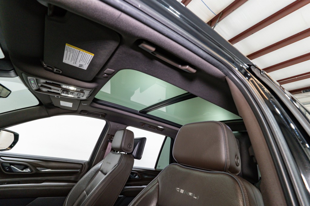 2021 GMC Yukon Image 18