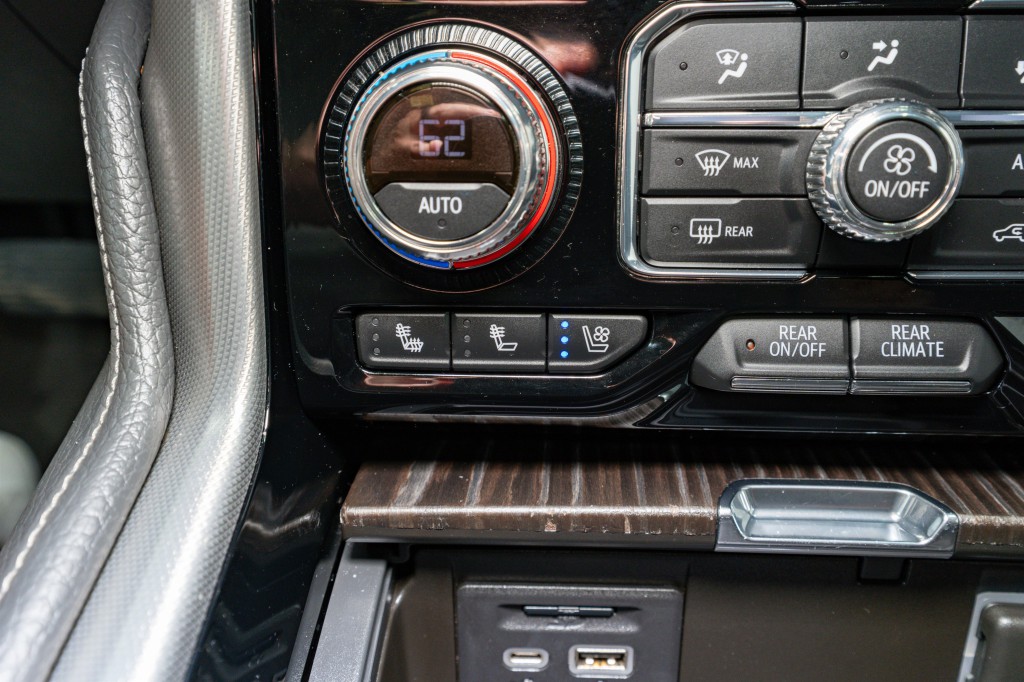 2021 GMC Yukon Image 26