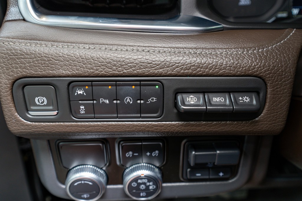 2021 GMC Yukon Image 34