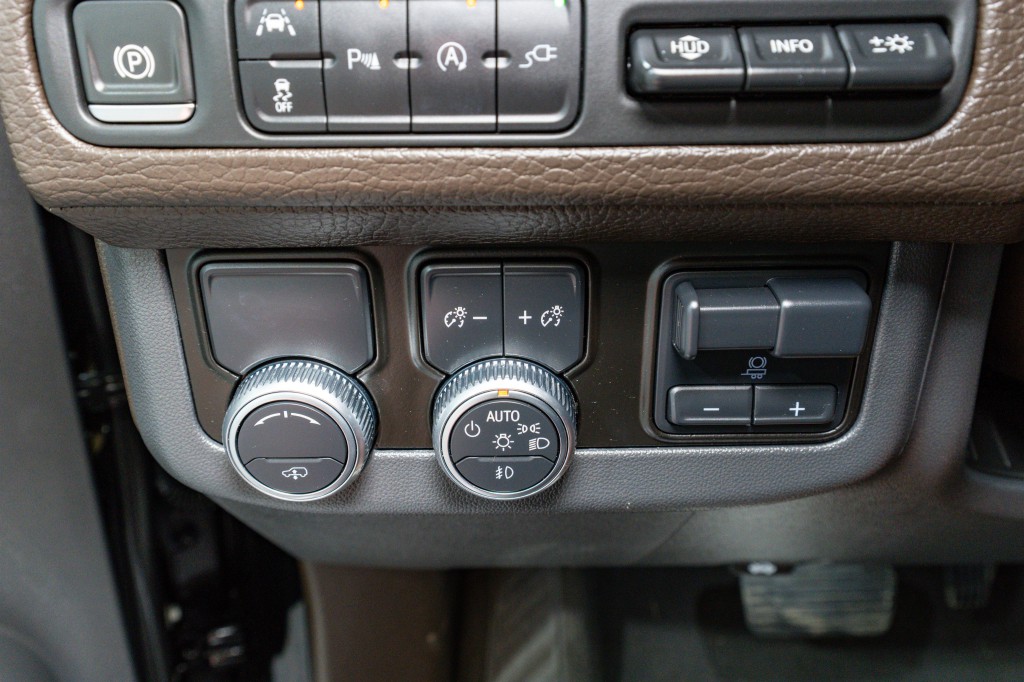 2021 GMC Yukon Image 35