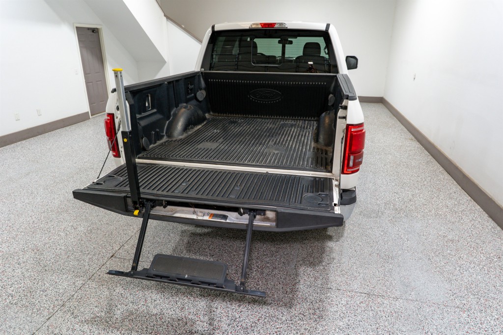 2015 Ford F-150 Image 9