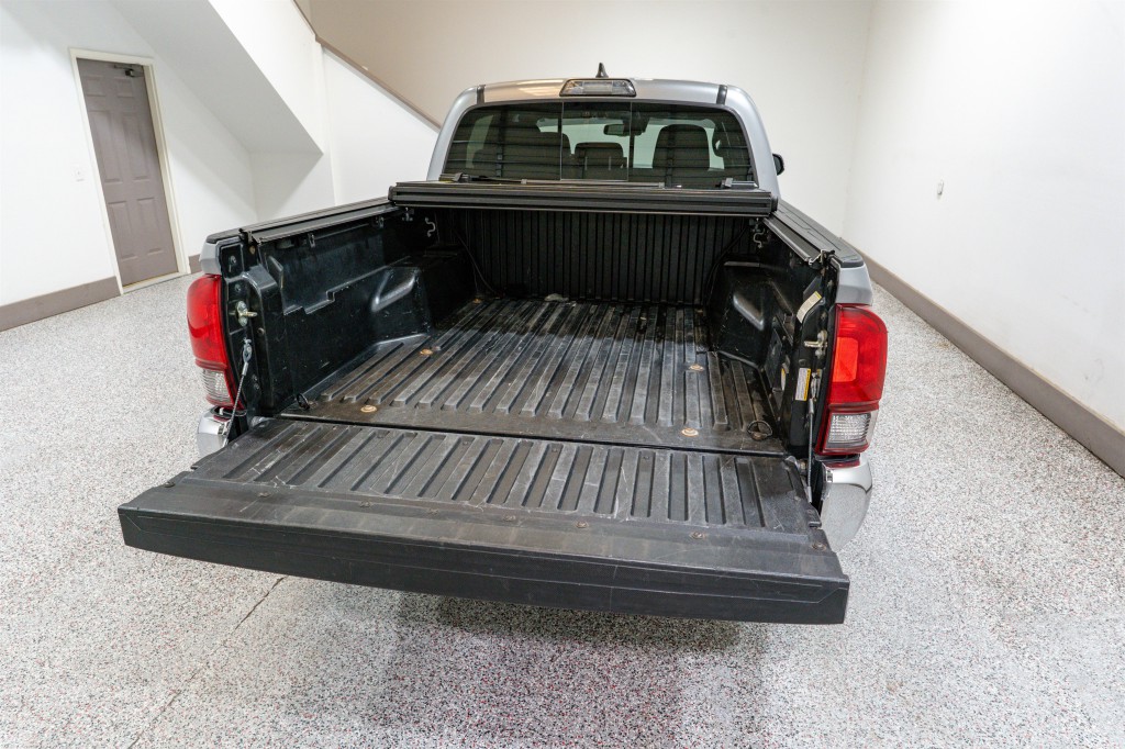 2019 Toyota Tacoma Image 12