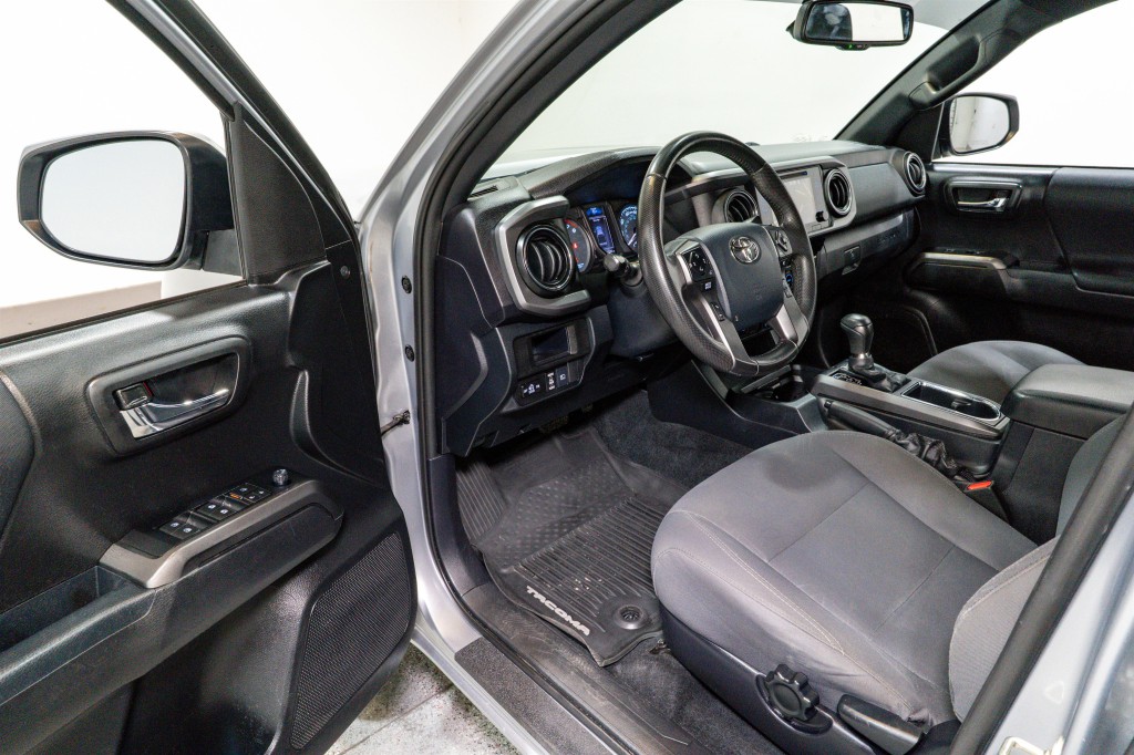 2019 Toyota Tacoma Image 14