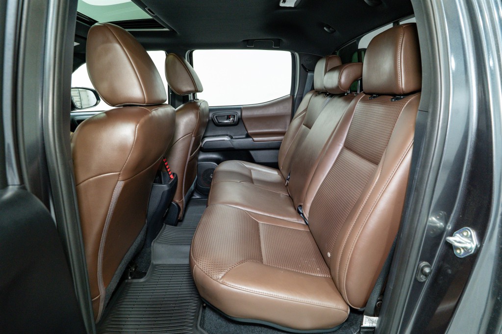 2022 Toyota Tacoma Image 33