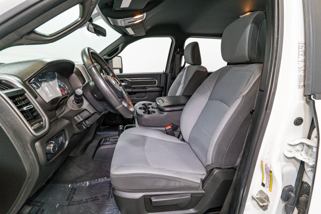 2024 RAM 3500 Image 16