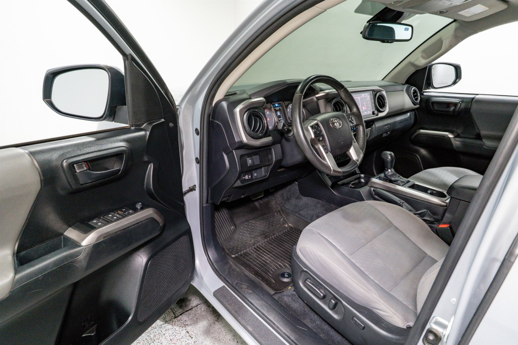 2021 Toyota Tacoma Image 13