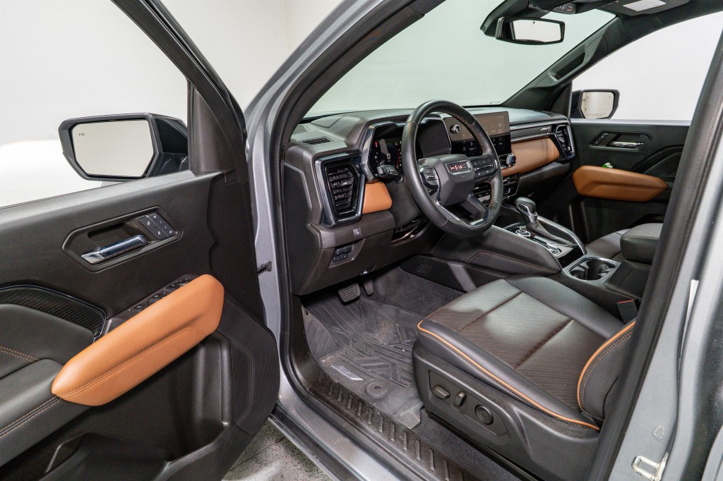 2023 GMC Canyon Image 13