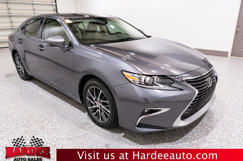 2017 Lexus ES Image 6
