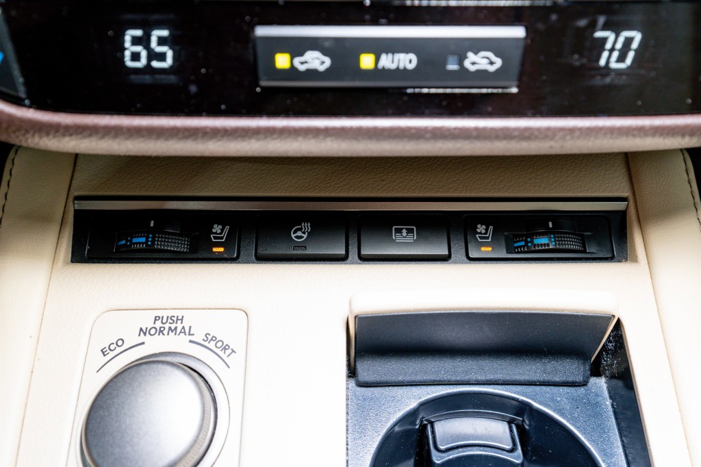 2017 Lexus ES Image 26