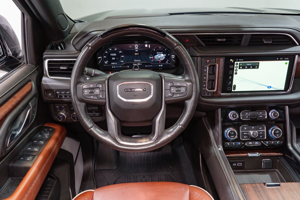 2023 GMC Yukon Image 12