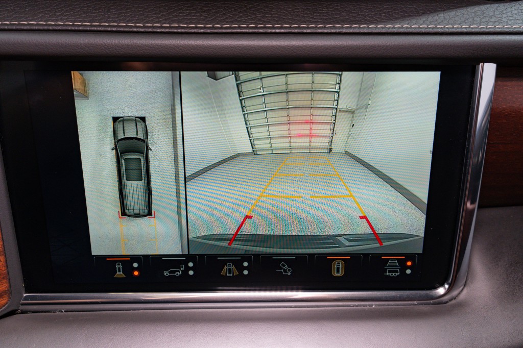 2023 GMC Yukon Image 24