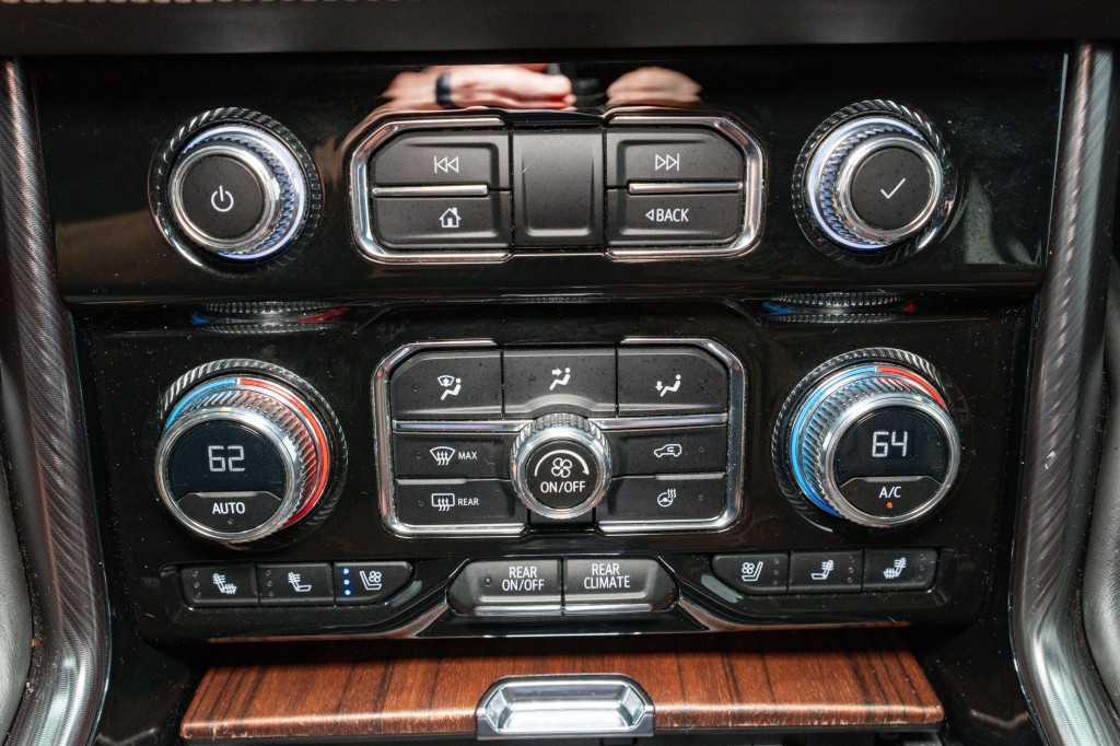 2023 GMC Yukon Image 25