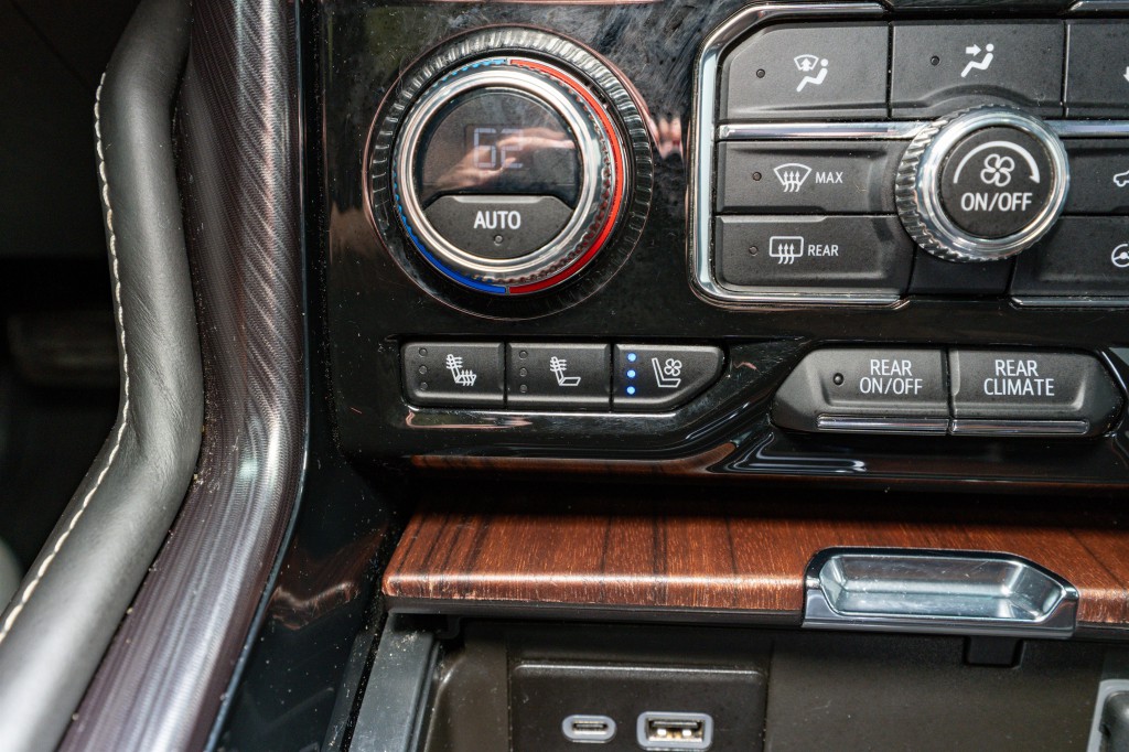 2023 GMC Yukon Image 26
