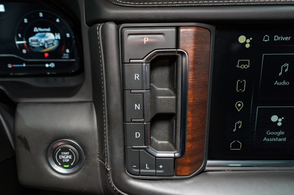 2023 GMC Yukon Image 28