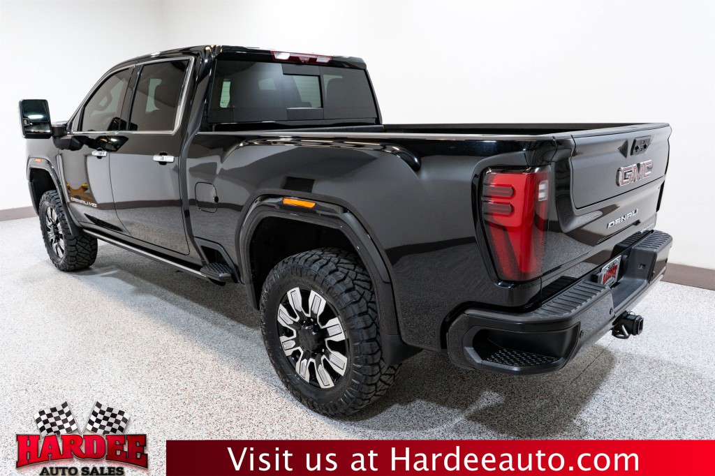 2024 GMC Sierra 2500 Image 3