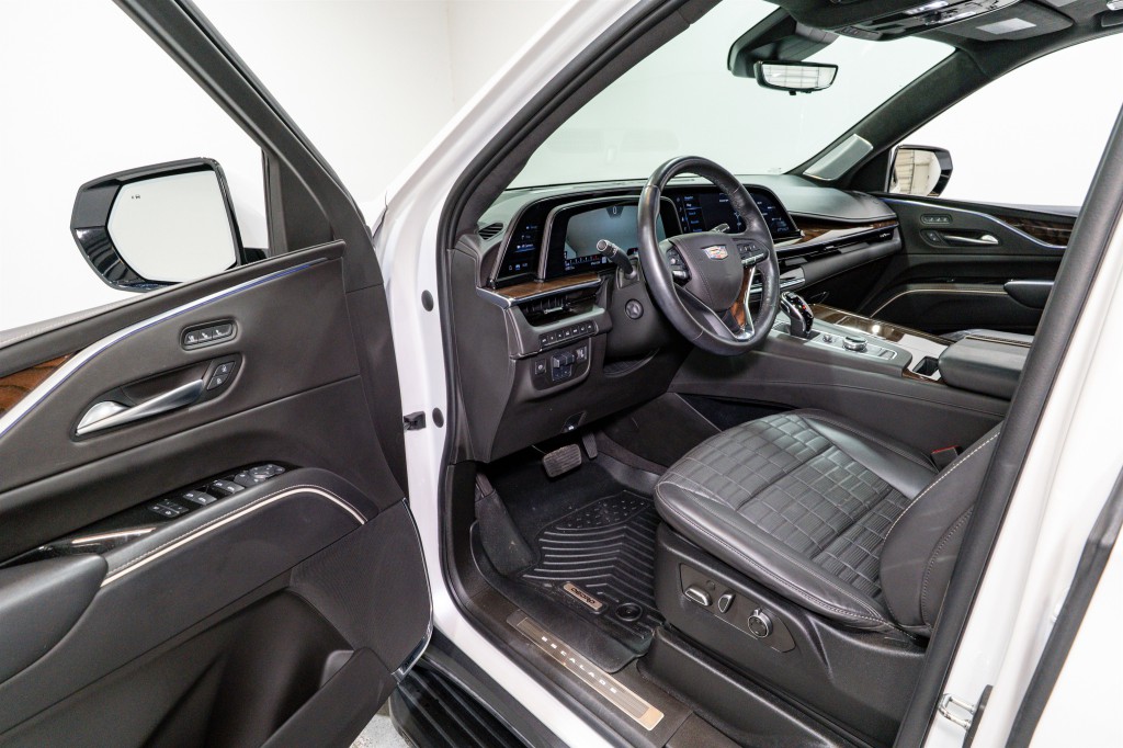 2022 Cadillac Escalade Image 10