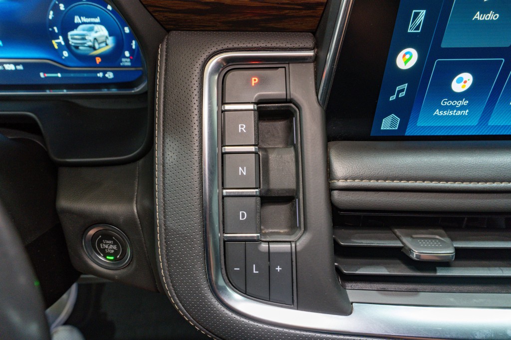 2022 Chevrolet Suburban Image 23
