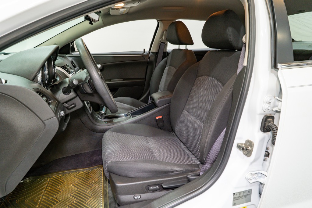 2010 Chevrolet Malibu Image 14