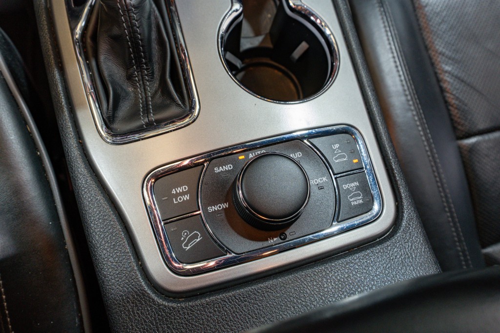 2020 Jeep Grand Cherokee Image 25