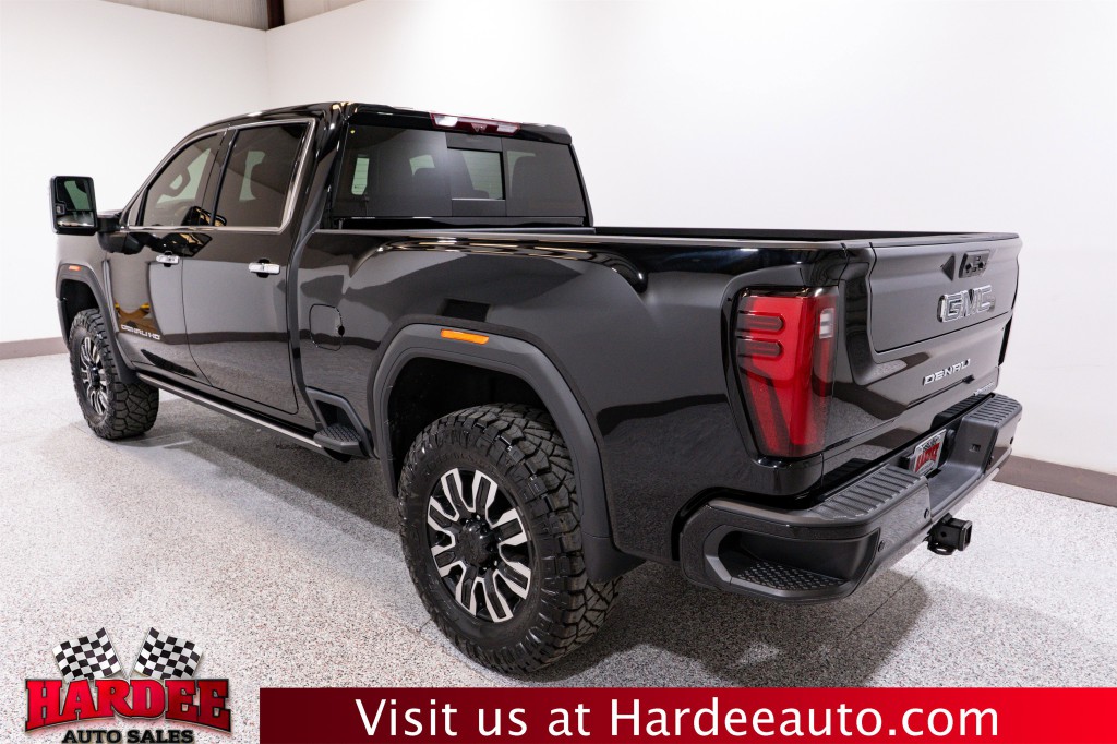 2024 GMC Sierra 2500 Image 3