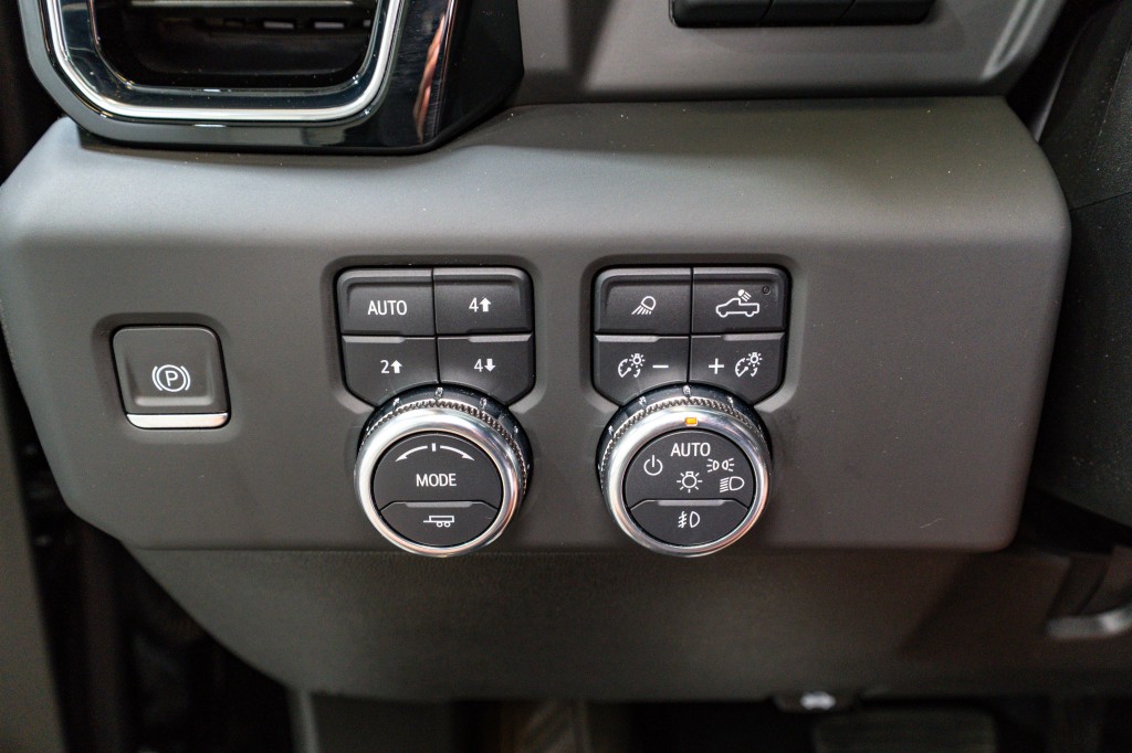 2024 GMC Sierra 2500 Image 36
