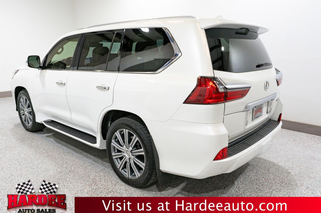 2017 Lexus LX Image 3