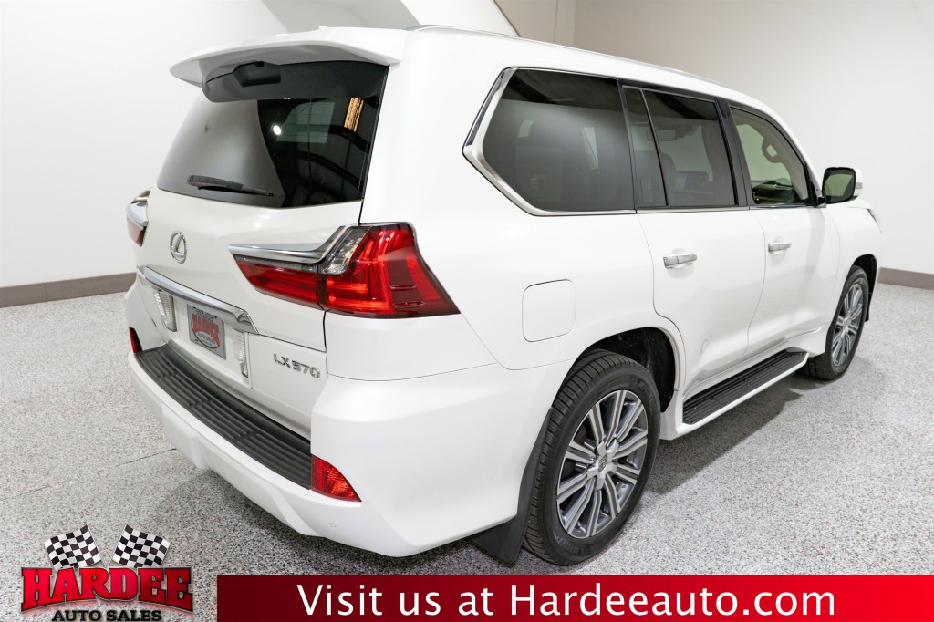 2017 Lexus LX Image 5