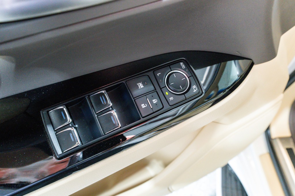 2017 Lexus LX Image 15