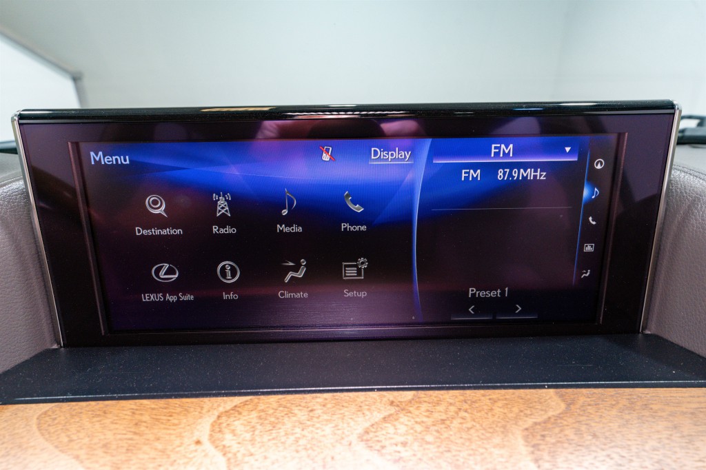 2017 Lexus LX Image 19