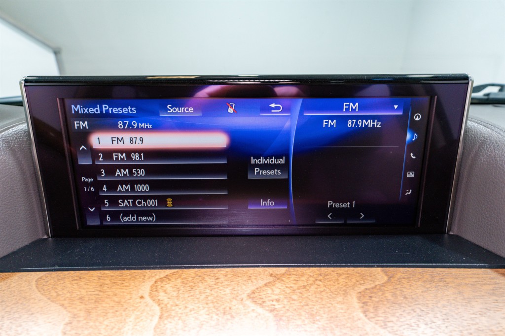 2017 Lexus LX Image 20