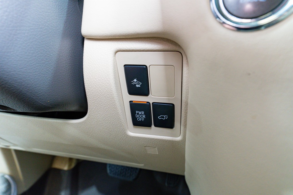 2017 Lexus LX Image 28