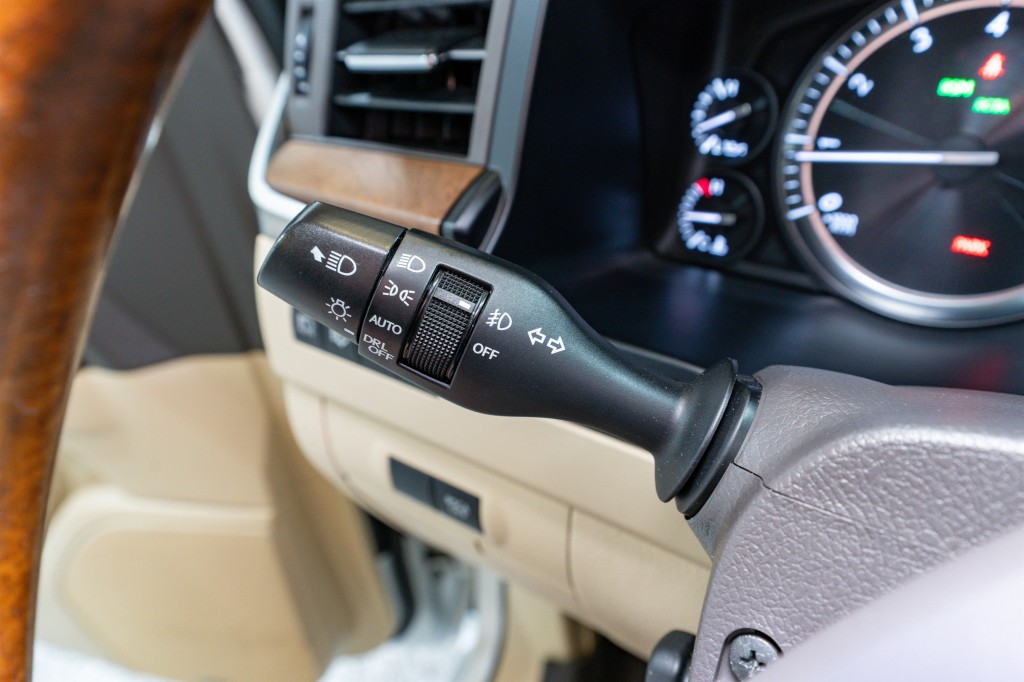 2017 Lexus LX Image 34