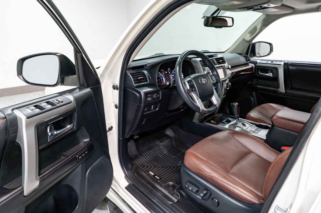 2016 Toyota 4Runner Image 12