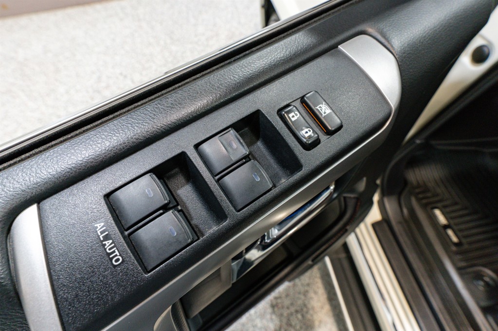 2016 Toyota 4Runner Image 13
