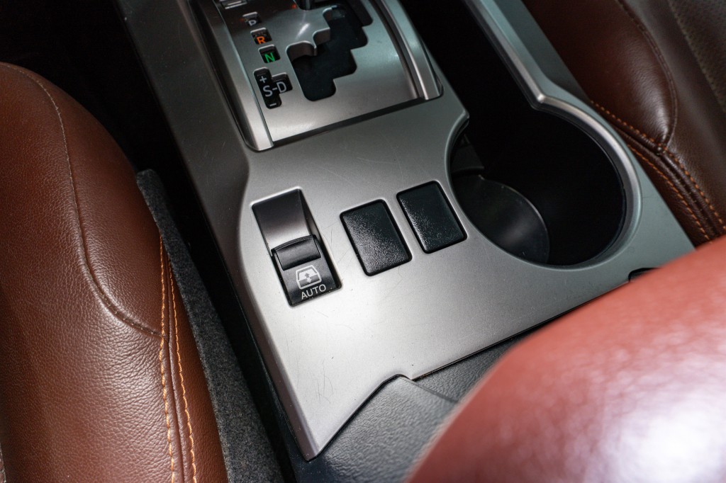 2016 Toyota 4Runner Image 24
