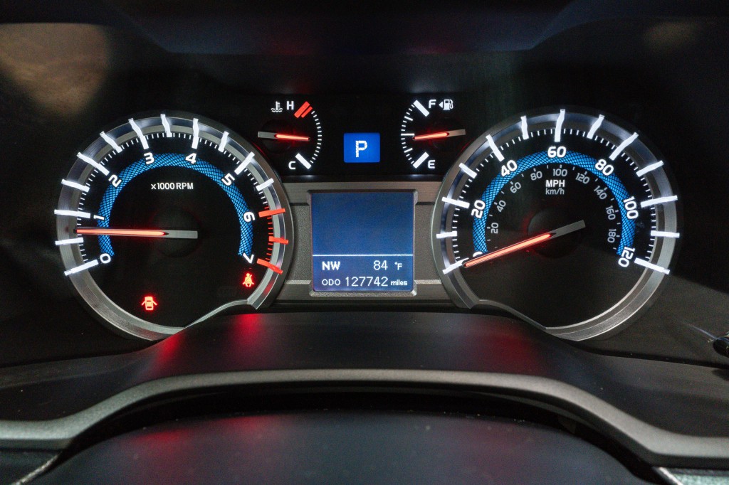 2016 Toyota 4Runner Image 25