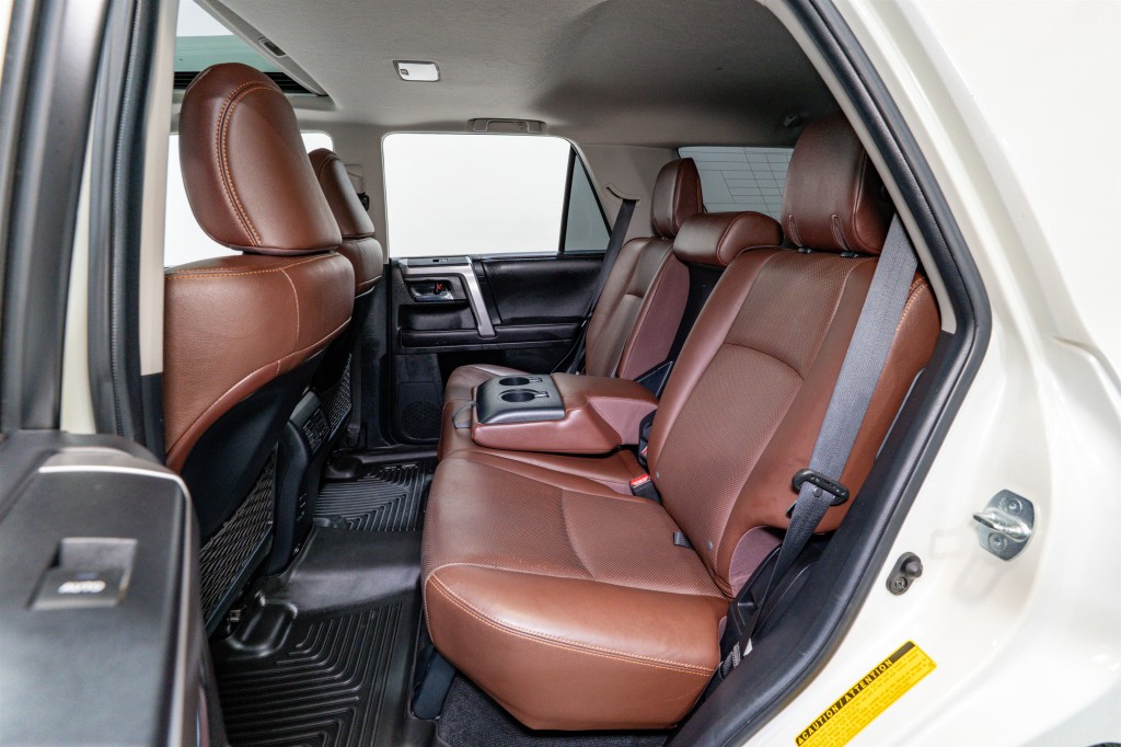2016 Toyota 4Runner Image 34