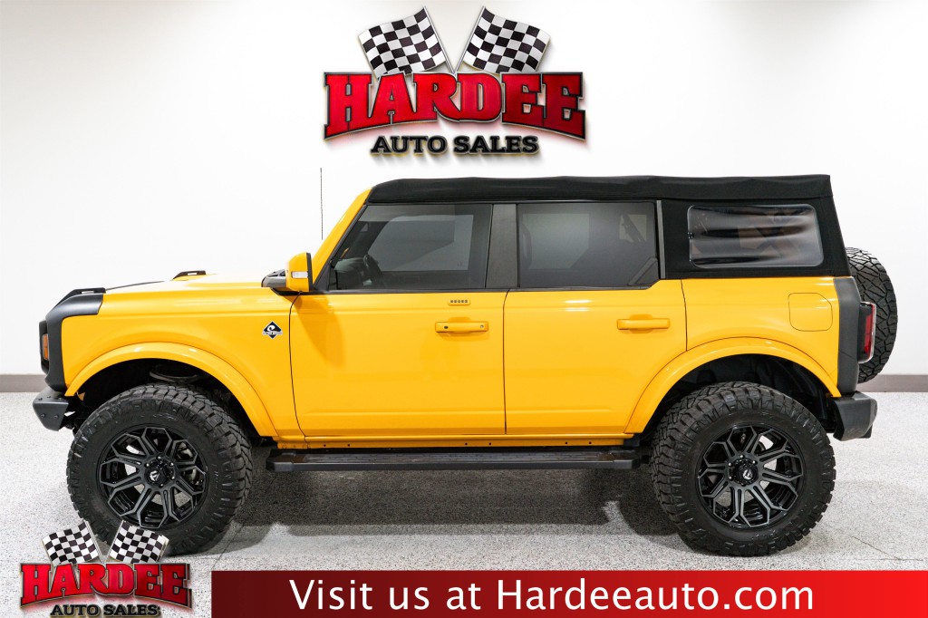 2022 Ford Bronco Image 1