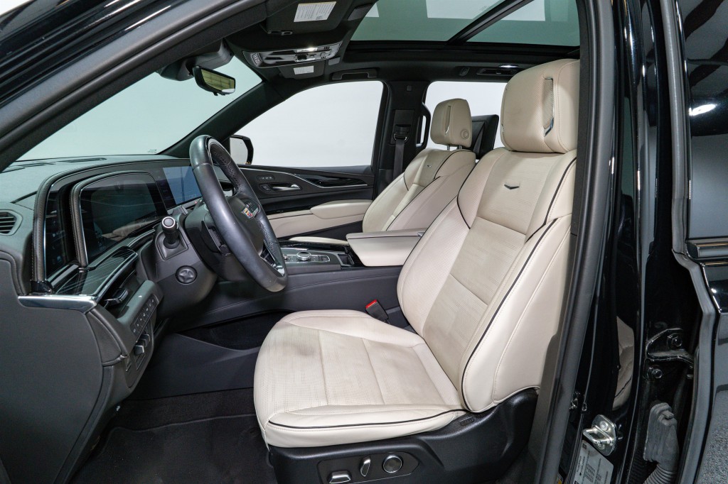 2023 Cadillac Escalade Image 18